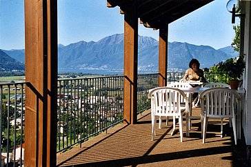 Ferienwohnung in Cugnasco - Grosser Balkon