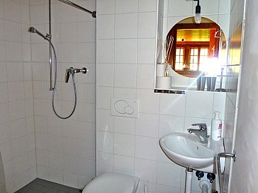 Ferienwohnung in Kandersteg - Dusche mit WC