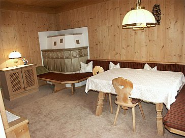 Ferienwohnung in Sterzing - Wohnung mit Bauernstube + Kachelofen