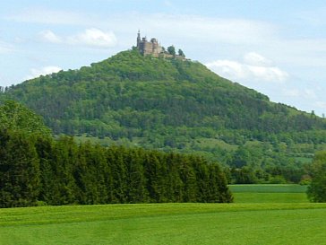 Ferienhaus in Bisingen - Blick zur Burg Hohenzollern