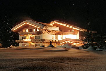 Ferienwohnung in St. Ulrich am Pillersee - Appartement Schartental bei Nacht