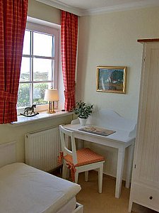 Ferienwohnung in Hörnum - Schlafzimmer mit zwei Einzelbetten
