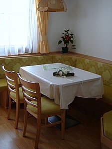 Ferienwohnung in Ahrntal - Appartement 2 - gemütliche Sitzecke