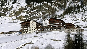 Ferienwohnung in Längenfeld - Berghof Schöpf im Winter