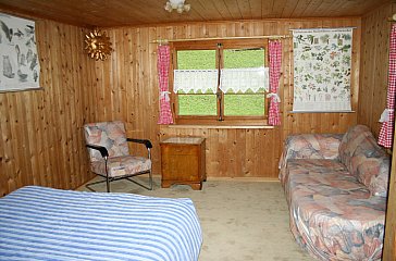 Ferienwohnung in Ennenda - Zimmer mit Doppelbett/Wohnraum