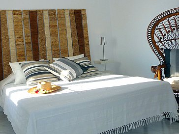 Ferienhaus in Salobreña - Hauptschlafzimmer mit Kingsize-Doppelbett