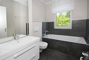 Ferienwohnung in Lobbe - Badezimmer Beispiel FeWo Typ B