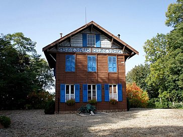 Ferienhaus in Asnans-Beauvoisin - Das Châlet im Schlosspark des Chateau Beauvoisin