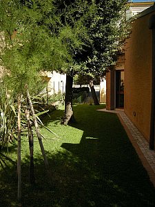 Ferienwohnung in San Vincenzo - Gartenanteil der 3-Zimmer-Wohnung Girasole