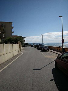 Ferienwohnung in San Vincenzo - Uferstrasse vor dem Haus (Sackgasse)