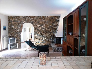 Ferienhaus in Ascea - Wohnzimmer mit wunderschönem Steinbogen