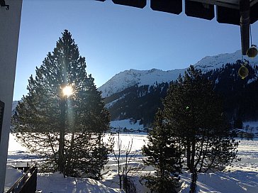 Ferienwohnung in Klosters - Winteraussicht vom Balkon
