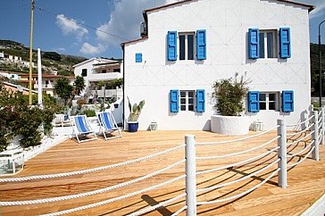 Ferienhaus in Chiessi - Neue Teak-Fussboden auf die Terrasse