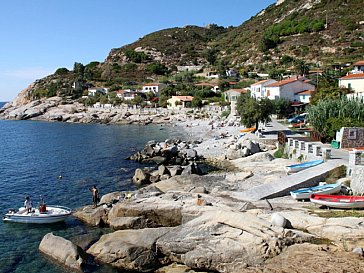 Ferienhaus in Chiessi - La Marina liegt in Chiessi nur 80 m vom Strand