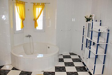 Ferienhaus in Dénia - Eines der beiden Badezimmer