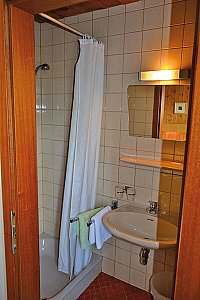 Ferienwohnung in Raggal - Bad mit Dusche
