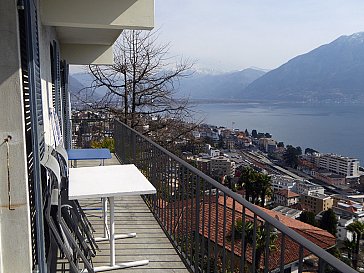Ferienwohnung in Locarno-Muralto - Balkon "Panorama" mit Sicht auf Lago Maggiore