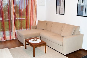 Ferienwohnung in Percha, Perca - Wohnzimmer-Couch