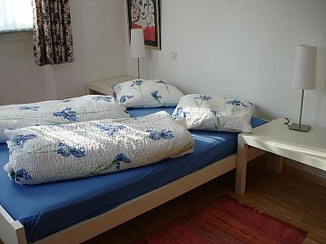 Ferienhaus in Tegna - Schlafzimmer Ost mit Waschbecken