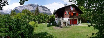 Ferienhaus in Flims - Eine Umgebung mit Wald und Flimserstein