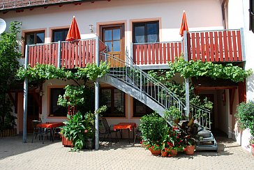 Ferienwohnung in Merkendorf - Ferienhaus Hofansicht