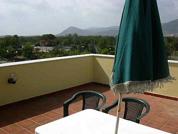 Ferienwohnung in San Felice a Cancello - Terrasse der grossen Wohnung