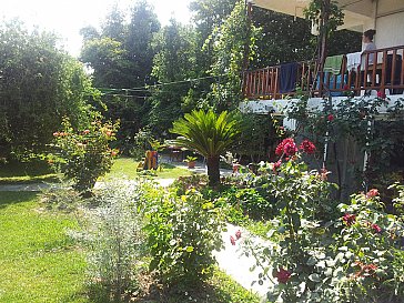 Ferienwohnung in Selianitika - Appartment in Dialog mit dem Garten