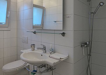 Ferienwohnung in San Nazzaro - Neues Bad mit Dusche.