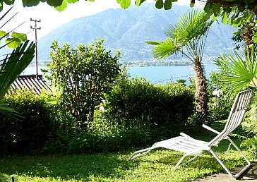 Ferienwohnung in San Nazzaro - Sitzplatz im Garten