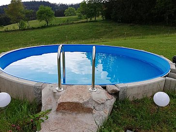 Ferienwohnung in St. Georgen-Langenschiltach - Pool im Garten