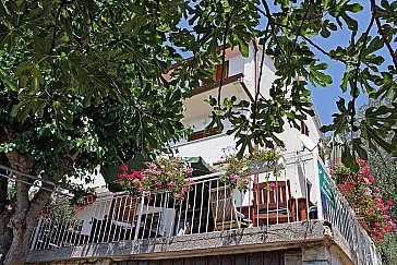 Ferienwohnung in Supetarska Draga - Frühstück auf der Terrasse mit Meerblick