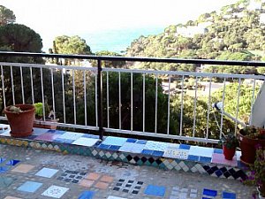 Ferienwohnung in Rosamar - Der farbenfrohe Balkon