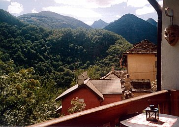 Ferienhaus in Orasso - Blick vom Balkon talaufwärts im Winter