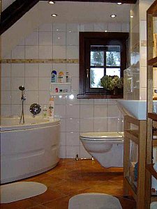 Ferienhaus in Ebene Reichenau - Das Bad im Dachgeschoss