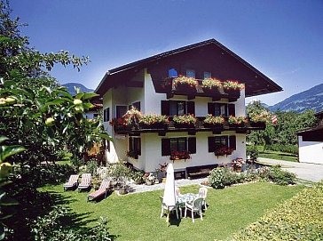 Ferienwohnung in Fügen - Unser Haus im Sommer