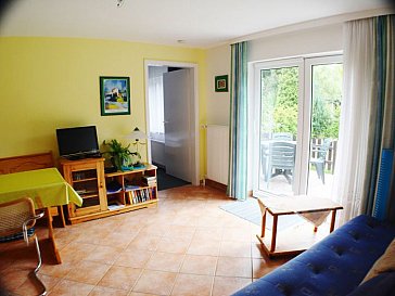 Ferienwohnung in Stolpe - 2-Raum Ferienwohnung - Wohnzimmer mit Terrasse