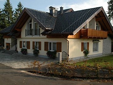 Ferienwohnung in Neumarkt am Wallersee - Villa-Wallersee Nord-West-Ansicht