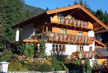 Ferienwohnung in Fügen - Haus Hirschhuber im Sommer