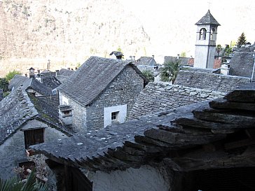 Ferienhaus in Avegno - Typische Steindächer