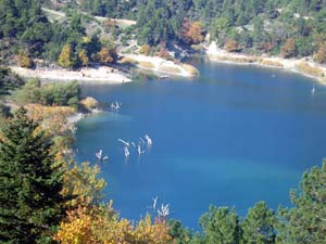 Ferienhaus in Peristera - Baden im Tsivlos Bergsee bei 22- 25 Grad im Sommer