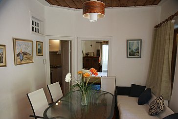 Ferienhaus in Peristera - Der Wohnraum im Filokalon Berghaus
