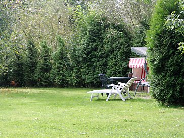 Ferienwohnung in Stolpe - Sitzecke im Garten