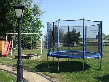 Ferienwohnung in Freest - Unser Spielplatz mit Trampolin