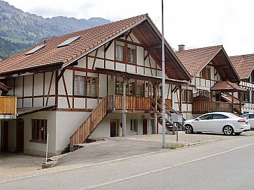 Ferienwohnung in Frutigen - Frontansicht vom Haus