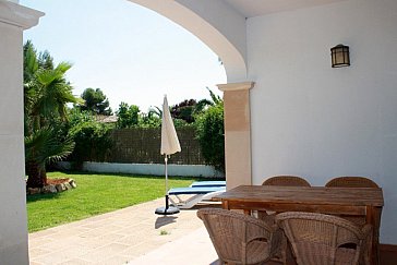 Ferienhaus in Sa Ràpita - Jedes Haus: überdachte Terrasse, privater Garten