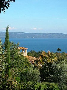 Ferienhaus in Gradoli - Die Landvilla, der Park und der See