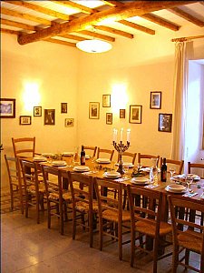 Ferienhaus in Gradoli - Ihre grosse Tafel im Salon