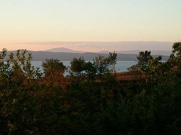 Ferienhaus in Gradoli - Sonnenaufgang über dem See