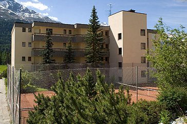 Ferienwohnung in St. Moritz - Tennisplatz