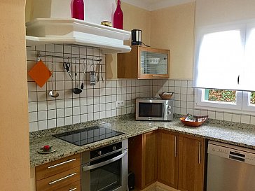 Ferienhaus in Sa Ràpita - Komplett ausgestattete Küche mit Spülmaschine